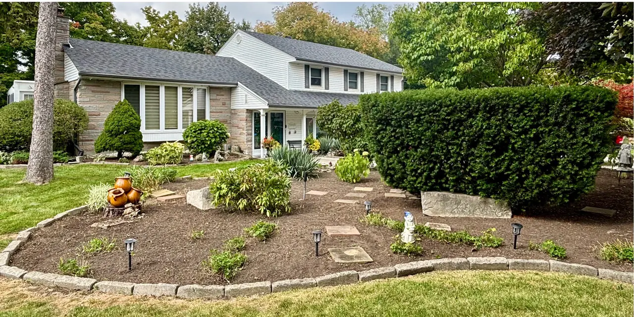 After view - Front Yard Garden Bed Cleanup